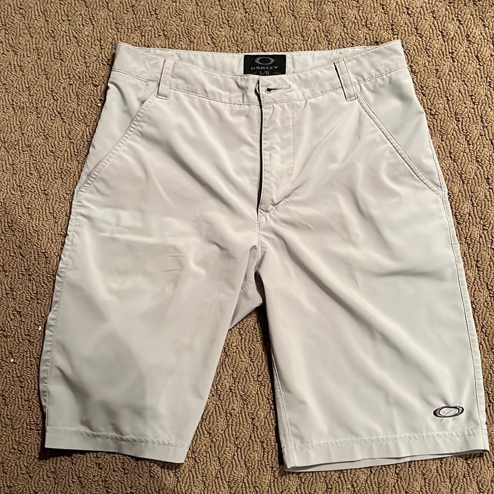 Oakley light grey Hybrid shorts. Size Large.